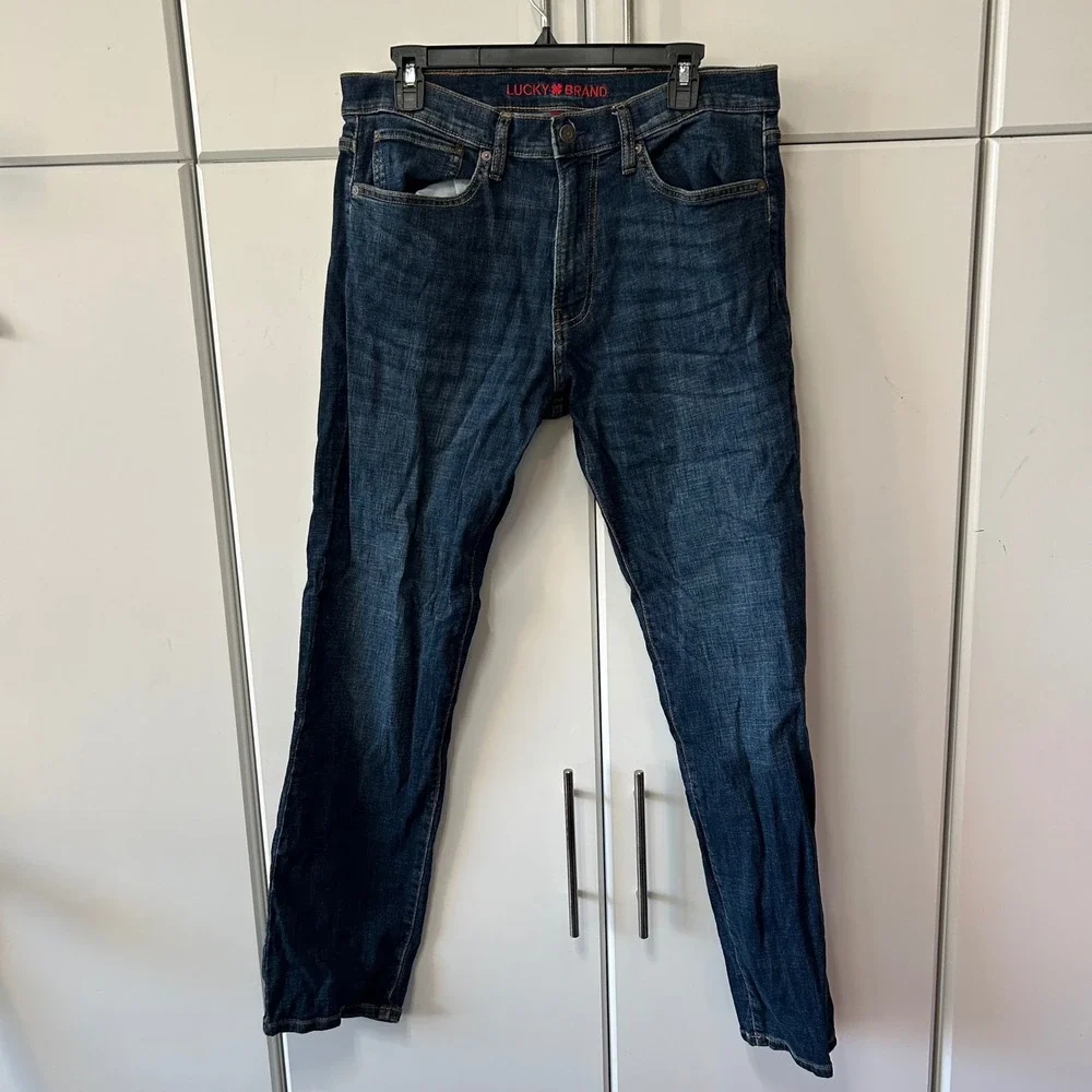 Lucky Brand Mens 33x32 Blue Denim Straight Leg Jeans Dark Wash Casual 5-Pocket